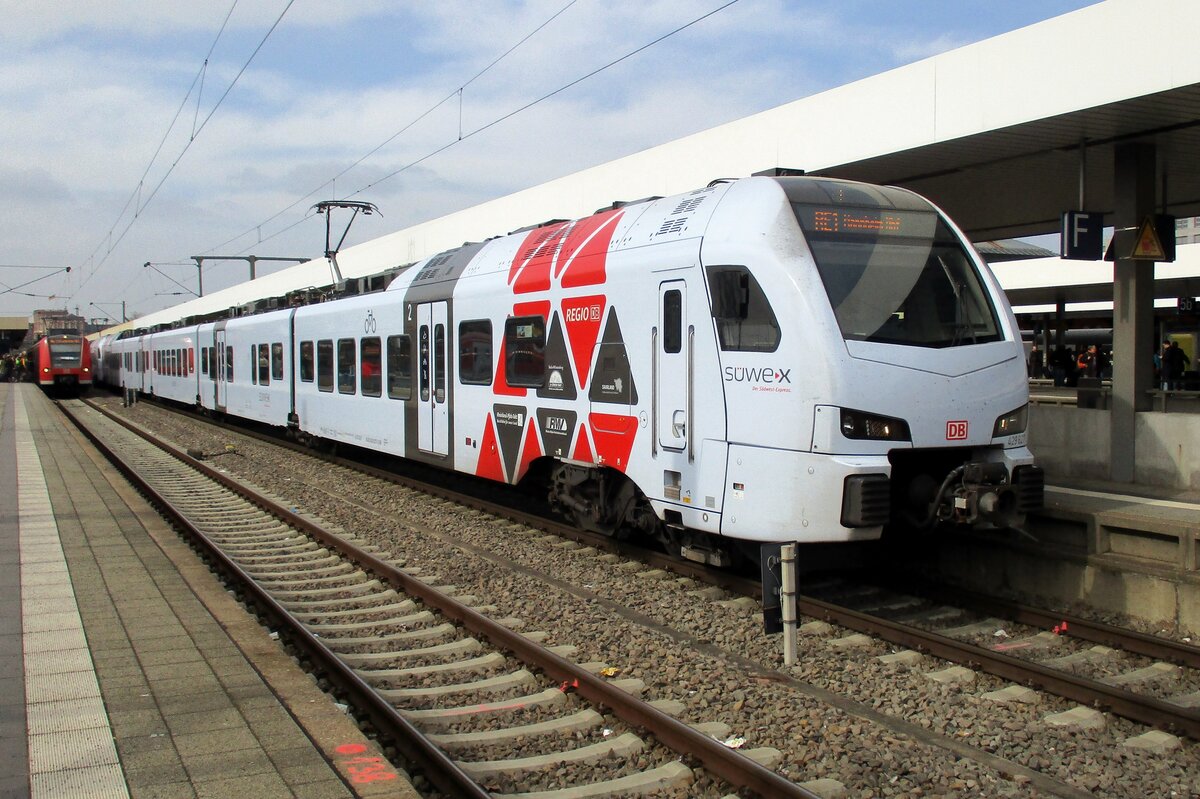 Am 24 Mrz 2017 halt DB Regio 429 627 in Mannheim Hbf.