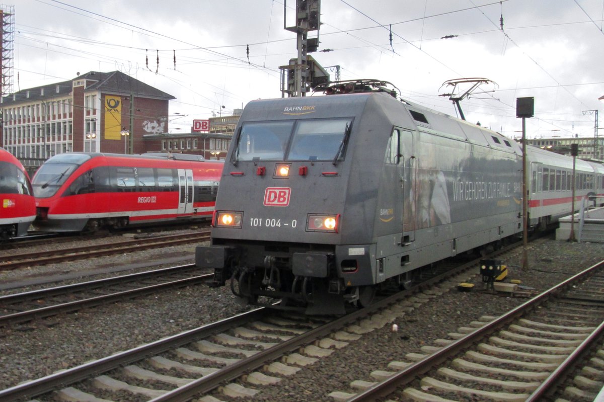 Am 27 Dezember 2016 verlässt 101 004 Münster Hbf. 