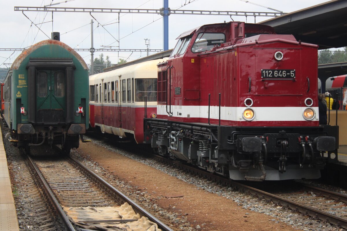 Am 27 September 2025 treft Triangula 112 646 mit der Sonderzug aus Vlasim in Benesov u Prahy ein.
