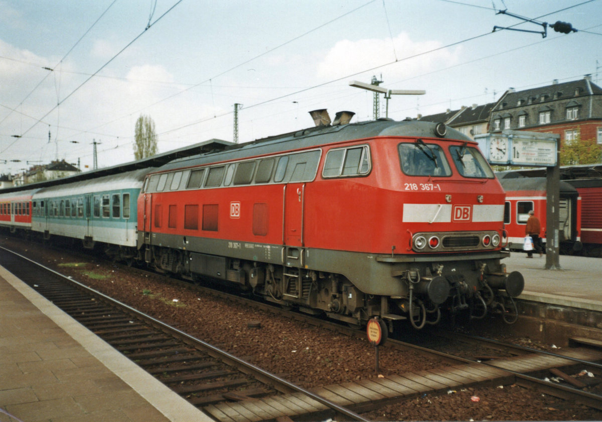 Am 28 September 2005 steht 218 367 in Koblenz Hbf.