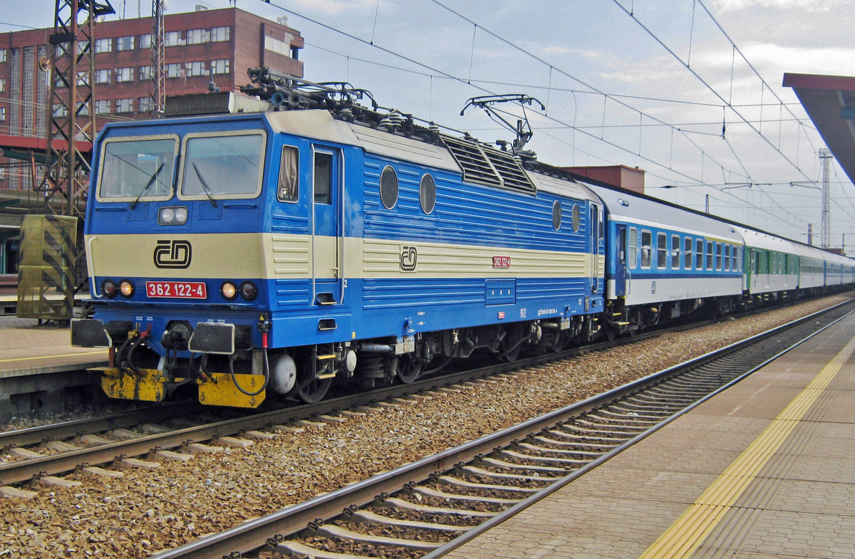 Am 30 Mai 2012 steht CD 362 122 in Pardubice
