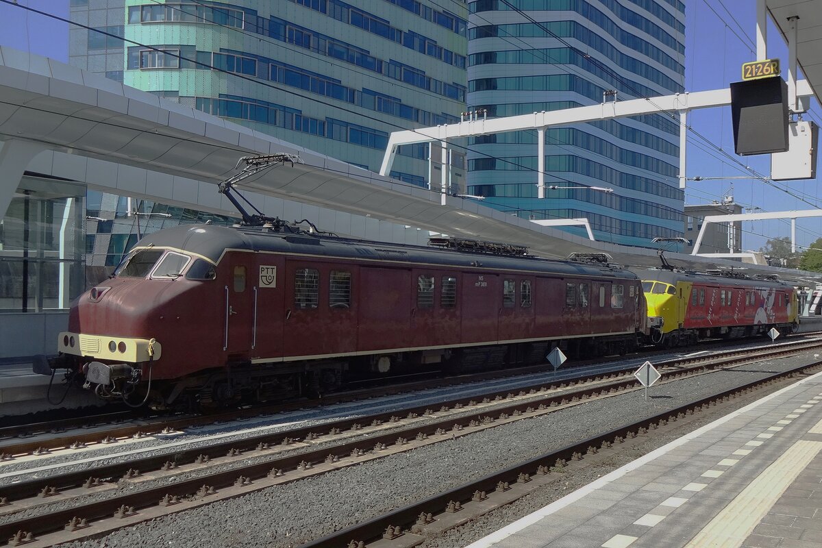 Am 30 Mai 2019 schiebt Mp 3031 der 3029 durch Arnhem für ein Fitnessfahrt nach Blerick.
