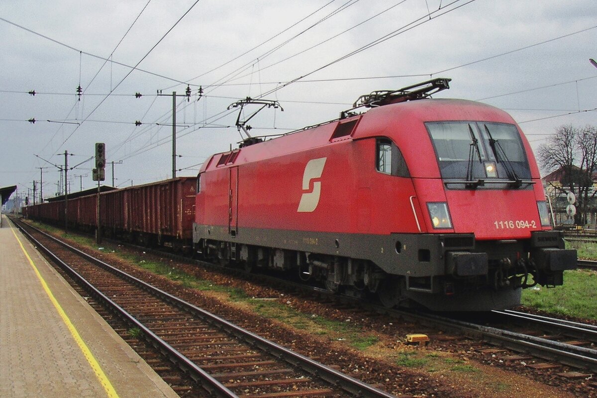 Am 31 Mai 2004 steht 1116 094 in Wien-Hütteldorf.