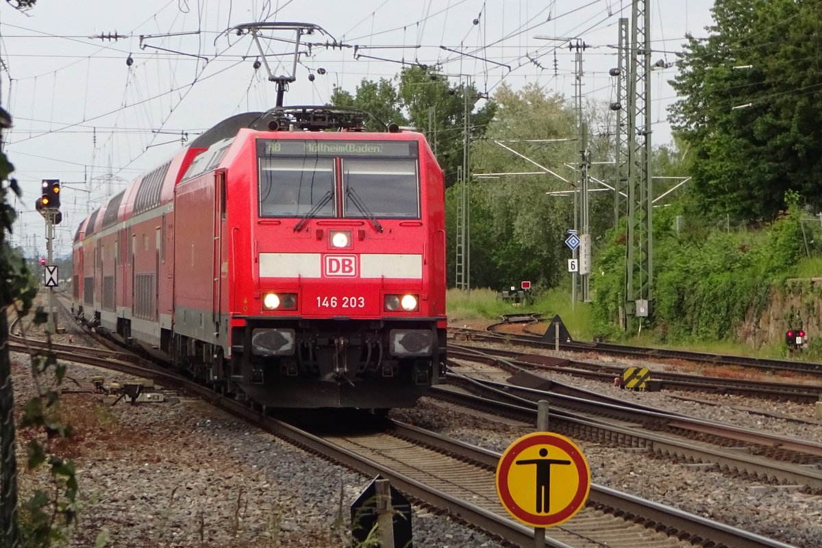 Am 31 Mai 2019 treft ein RB nach Basel Bad mit 146 203 in Bad Krozingen ein.