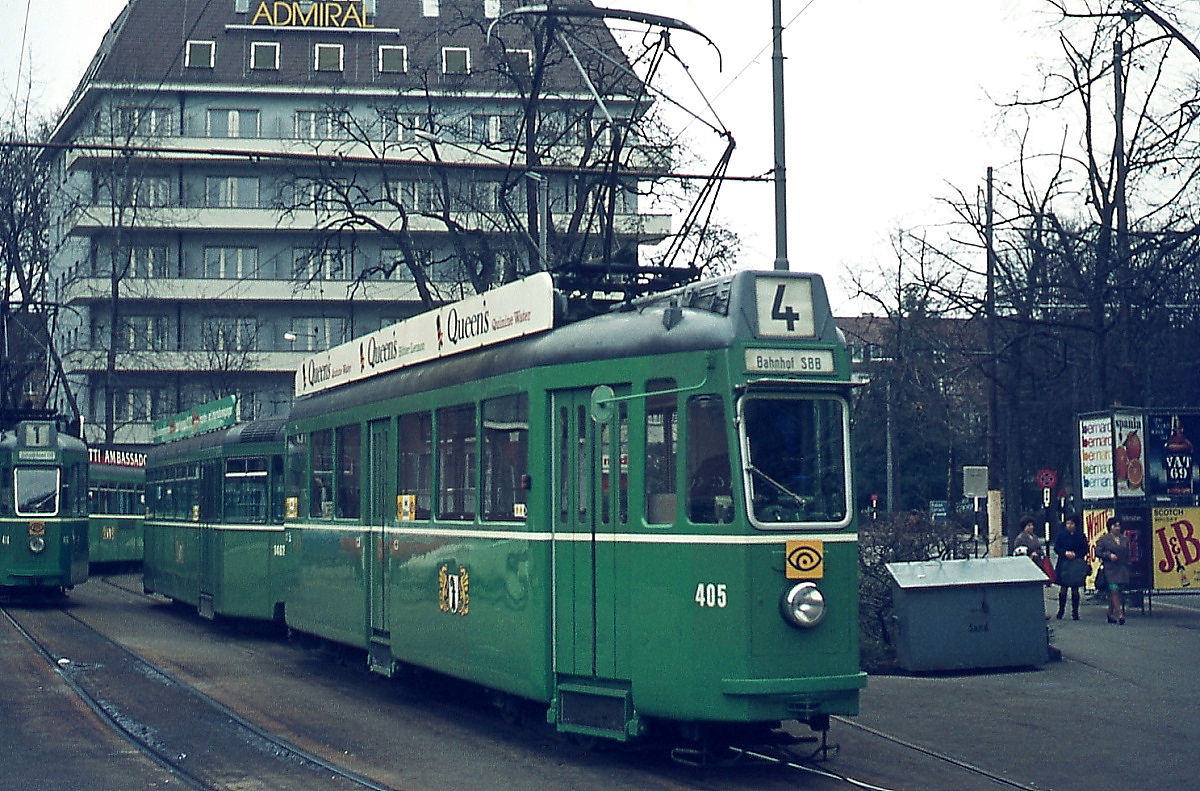 Am 31.12.1974 wartet der Basler Be 4/4 405 auf Fahrgste, den genauen Aufnahmeort weiss ich leider nicht mehr