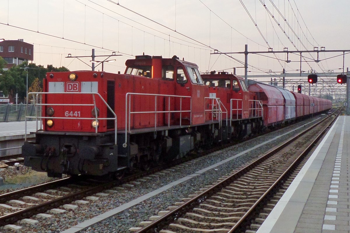 Am 4 April 2014 durchfahrt 6441 mit der FlaBaKa-Zug ´s Hertogenbosch.