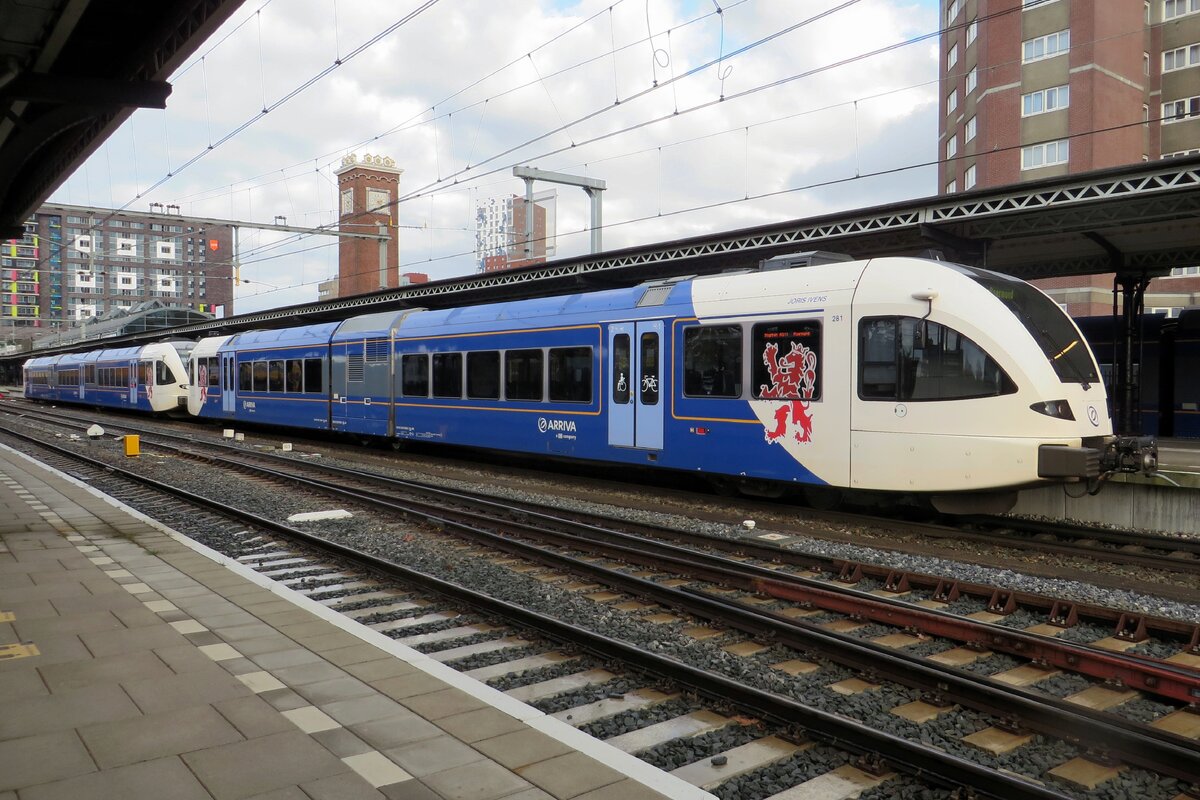 Am 5 November 2021 steht Arriva 281 in Nijmegen.