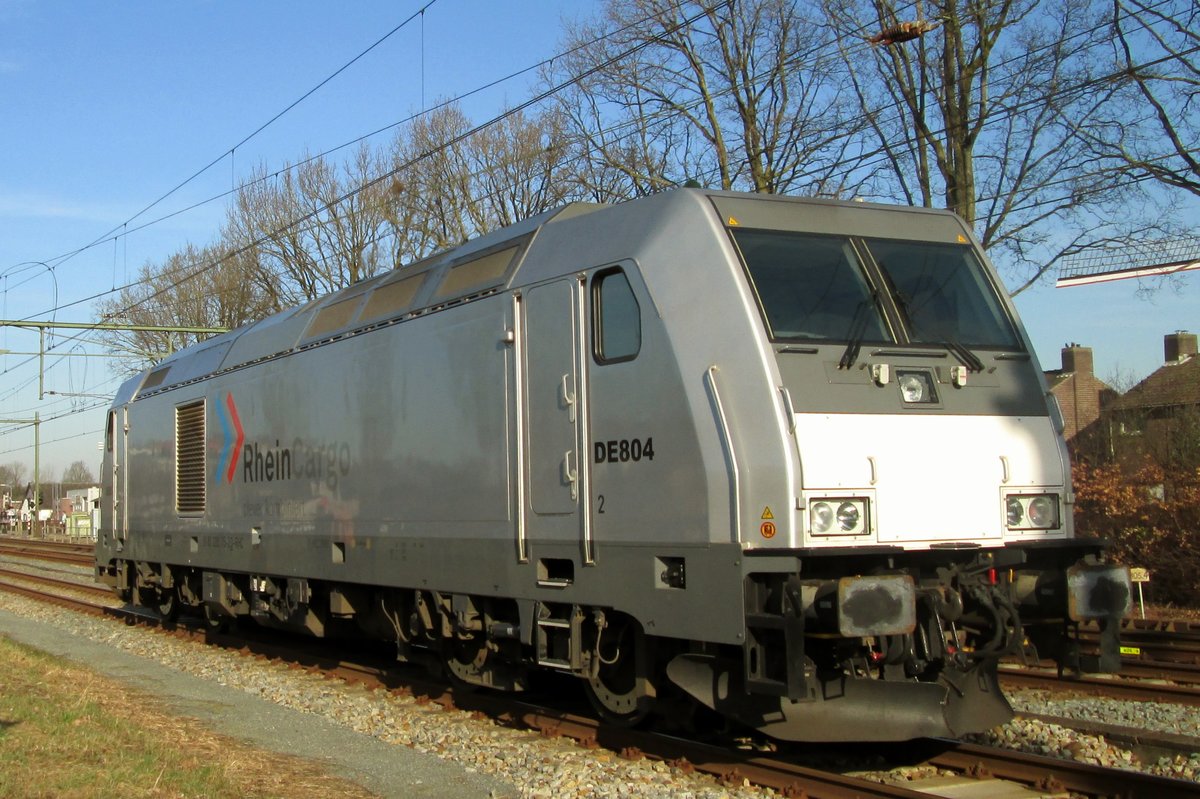 Am 8 März 2015 durchfahrt Rheincargo DE 802 Zevenaar.