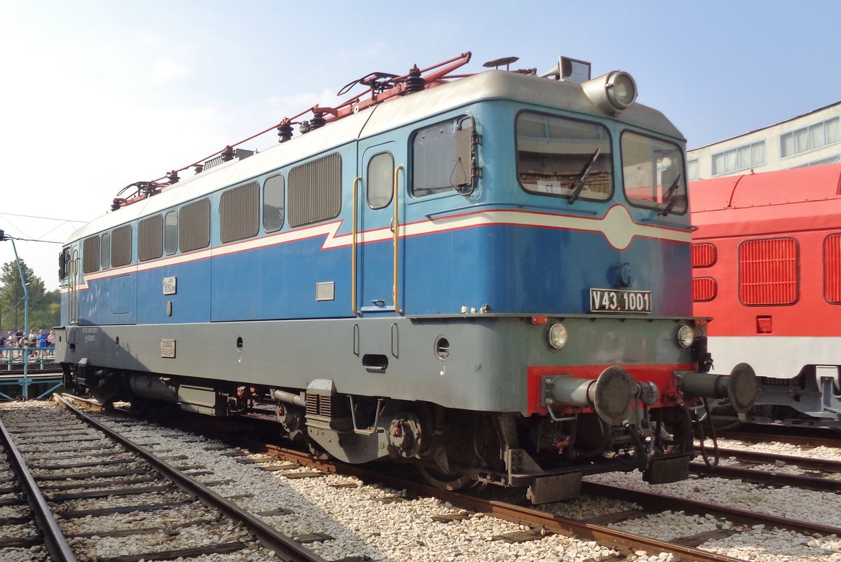 Am 8 September 2018 steht V43-1001 ins Budapester Eisenbahnmuseum.