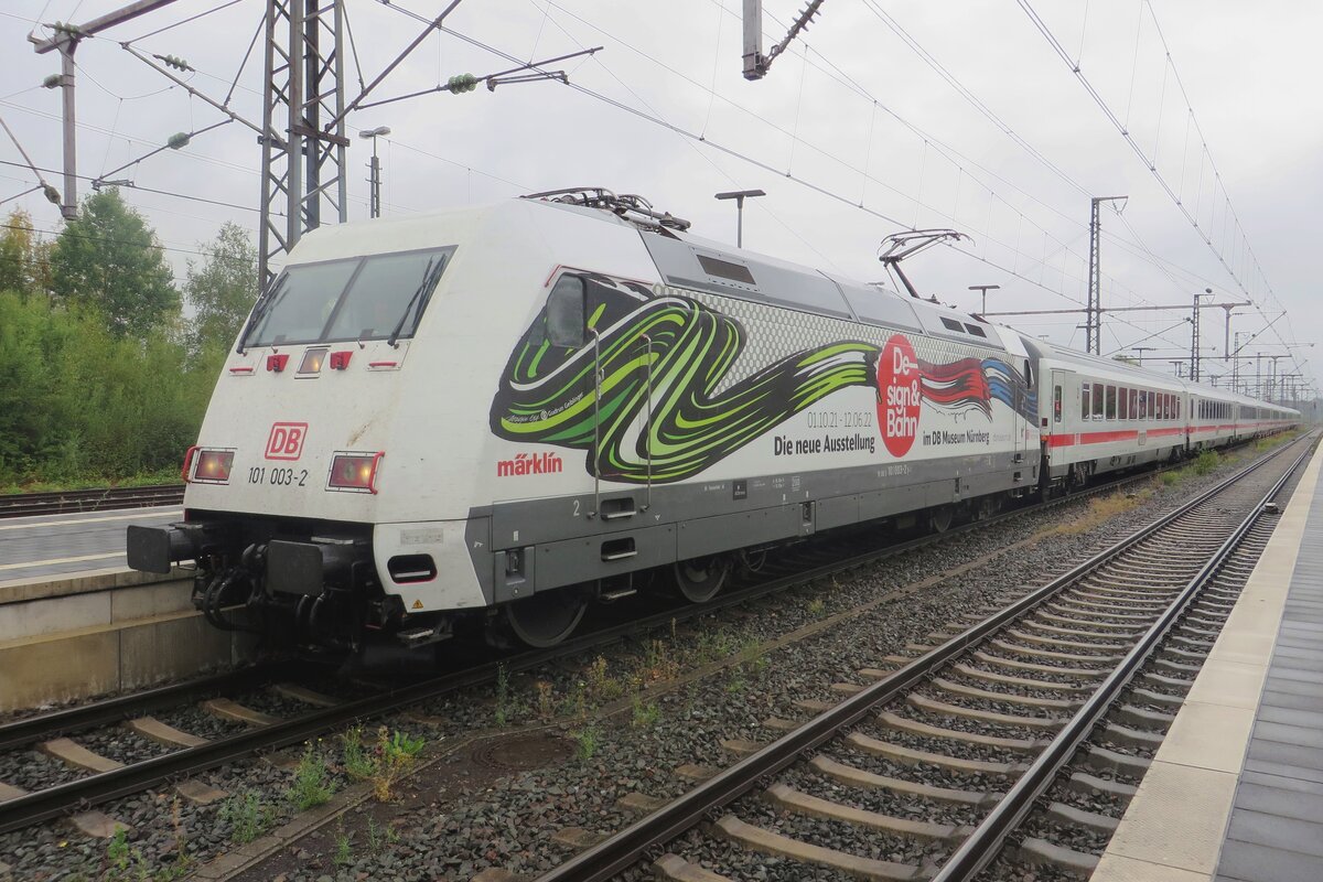 Am 8 September 2022 treft 101 003 in Bad Bentheim ein mit der IC-Berlin nach Amsterdam. In Bad Bentheim wird der 101 ersetzt duch ein NS 1700 -noch, weil ab 2025 sollen neue, von Talgo gebaute Garnituren der Lokwechsel berflssig machen.