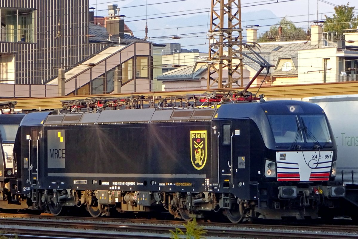 Am Abend von 17 September 2019 steht X4E-651 in Kufstein.