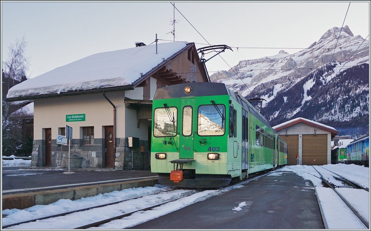 Am Bahnstieg steht der BDe 4/4 403  Ollon  mit seinem Bt 431 bereit zur Abfahrt nach Le Spey bereit.

18. Januar 2022
 