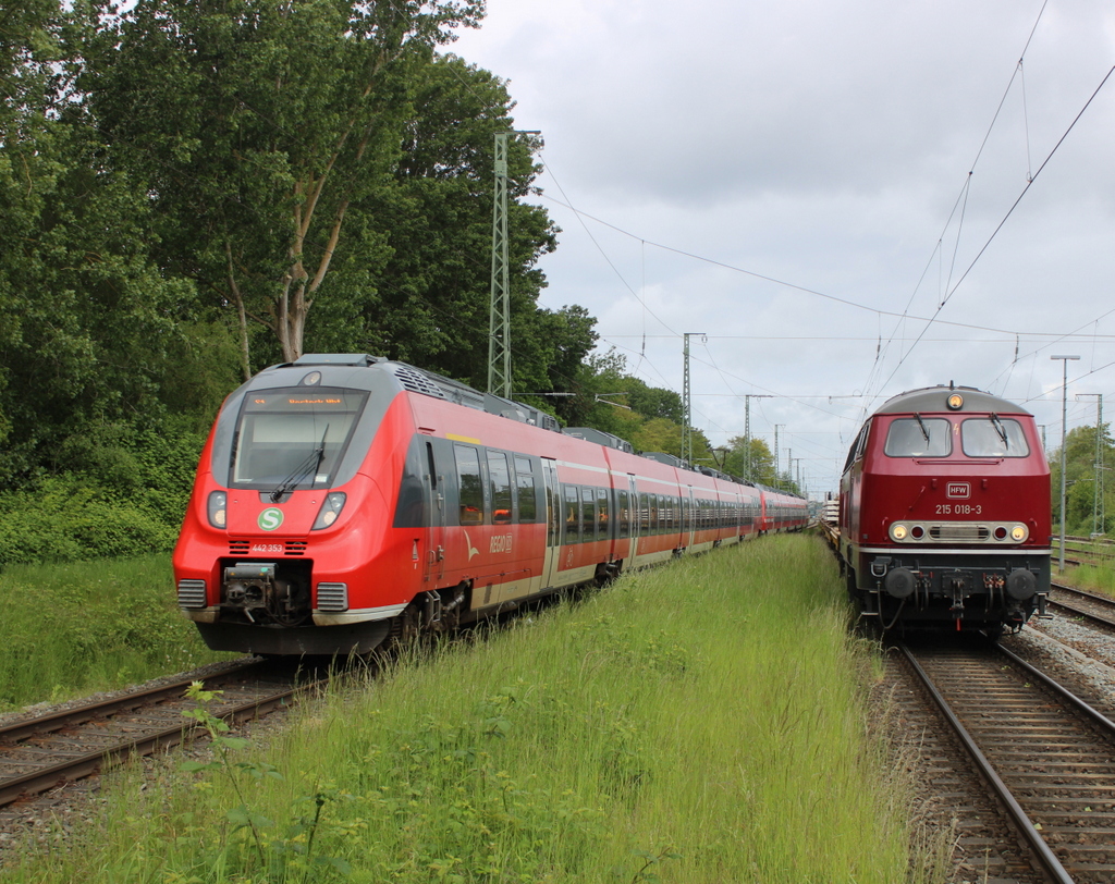 Am Vormittag des 24.05.2025 kam es zum Treffen zwischen 442 353 und 215 018-3 in Rostock-Bramow,mich hat es riesig gefreut :-)