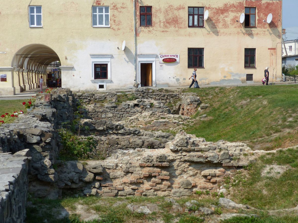 Archologische Ausgrabungen Lvivska Strasse, Zhovkva 30-08-2019.

Archeologische opgravingen Lvivska straat, Zhovkva 30-08-2019.