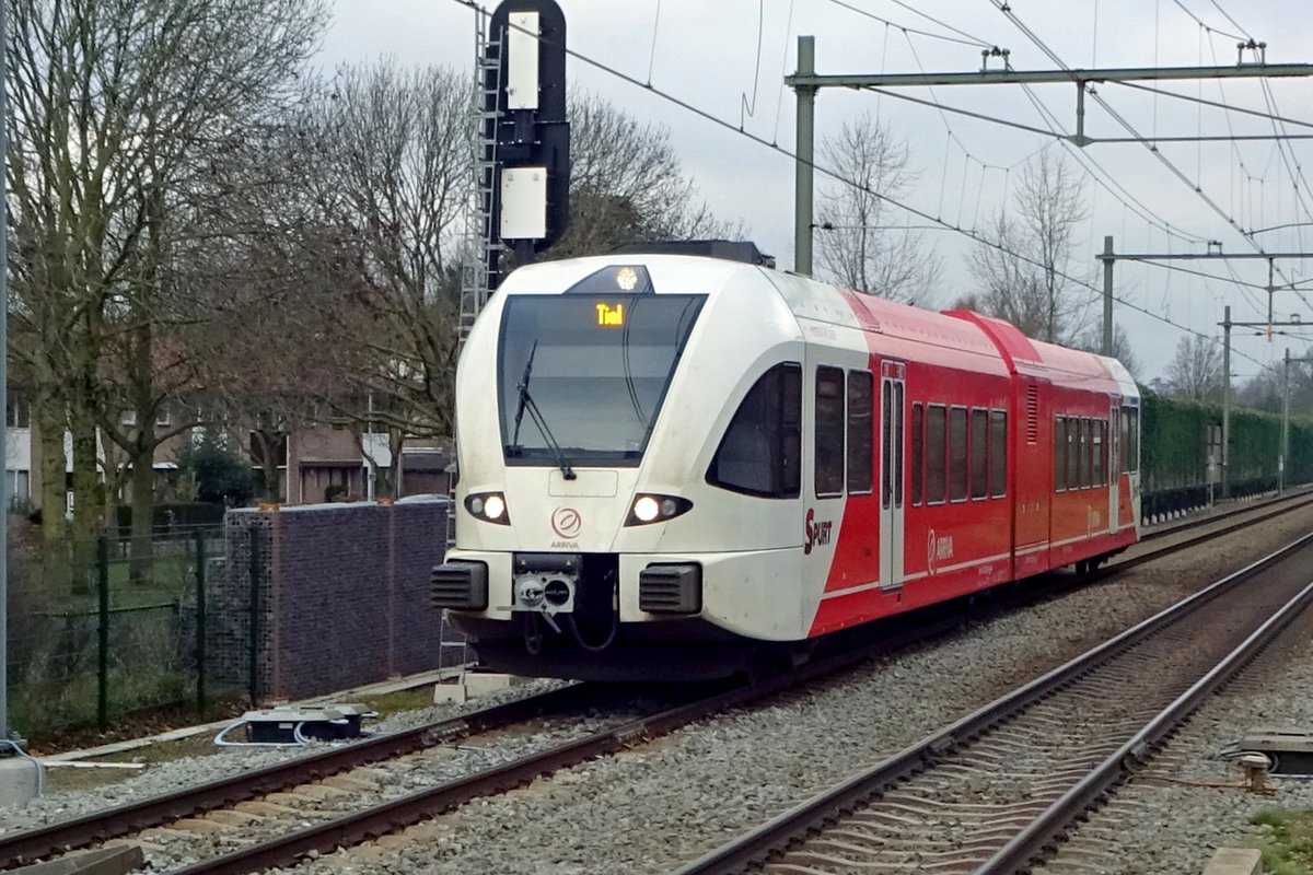 Arriva 253 treft am 14 Dezember 2019 in Elst ein.