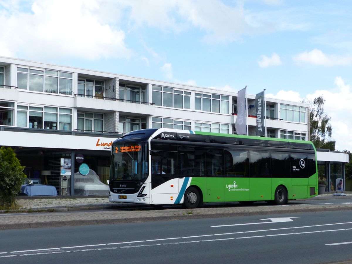 Arriva Bus 4808 Volvo 7900E Elektrobus (vollelektrisch) Baujahr 2019. Hoge Rijndijk, Leiden 29-07-2021.

Arriva bus 4812 Volvo 7900E elektrische bus bouwjaar 2019. Hoge Rijndijk, Leiden 29-07-2021.