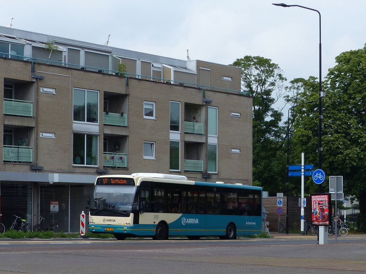 Arriva Bus 8446 Cummins SB200 VDL-Berkhof Baujahr 2010. Raadhuisstraat, Doetinchem 12-06-2019.

Arriva bus 8446 Cummins SB200 VDL-Berkhof bouwjaar 2010. Raadhuisstraat, Doetinchem 12-06-2019.