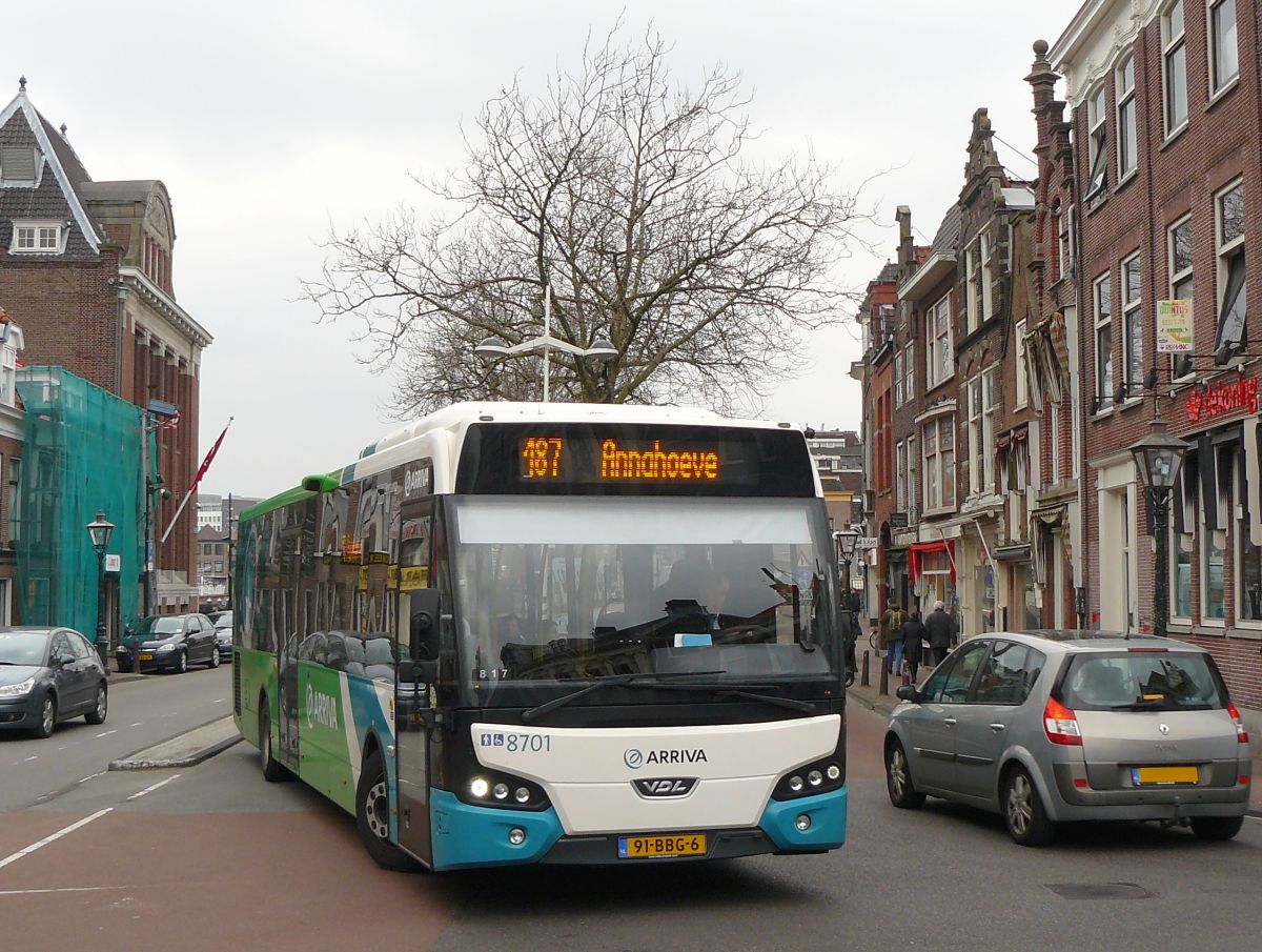 Arriva Bus 8701 DAF VDL Citea LLE120 Baujahr 2012. Kort Rapenburg, Leiden 15-03-2015.

Arriva bus 8701 DAF VDL Citea LLE120 bouwjaar 2012. Kort Rapenburg, Leiden 15-03-2015.