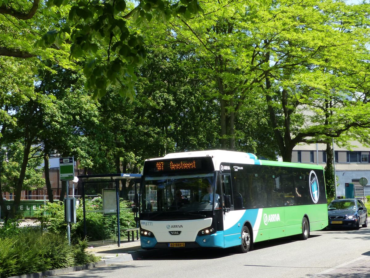 Arriva Bus 8771 DAF VDL Citea LLE120 Baujahr 2012. Dieperpoellaan, Leiden 05-06-2016.

Arriva bus 8771 DAF VDL Citea LLE120 bouwjaar 2012. Dieperpoellaan, Leiden 05-06-2016.