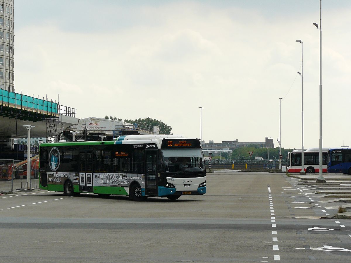 Arriva Bus 8781 DAF VDL Citea LLE120 Baujahr 2012. Den Haag Centraal Station 21-08-2015.


Arriva bus 8781 DAF VDL Citea LLE120 bouwjaar 2012. Busstation Den Haag Centraal Station 21-08-2015.