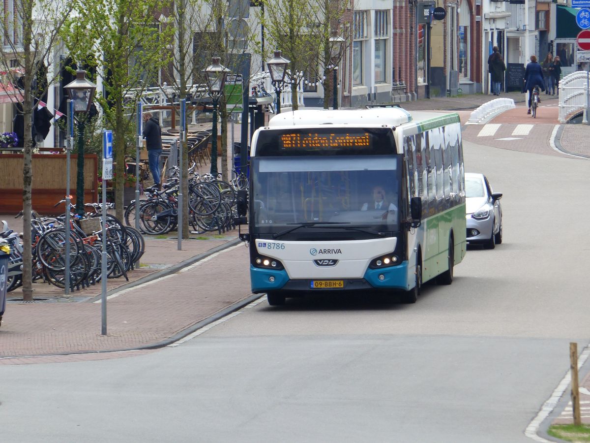 Arriva Bus 8786 DAF VDL Citea LLE120 Baujahr 2012. Nieuwe Beestenmarkt, Leiden 03-05-2020.

Arriva bus 8786 DAF VDL Citea LLE120 bouwjaar 2012. Nieuwe Beestenmarkt, Leiden 03-05-2020.