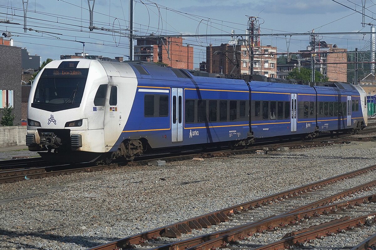 Arriva Limburg 550 treft als RE Aachen--Mastricht00L�ttich und zur�ck am 21 Mai 2026 in L�ttich-Guillemins ein.