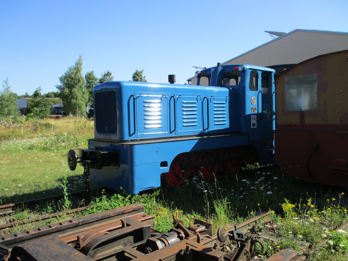 Auch die 199 003 hatte der IG Hirzbergbahn e.V. in Georgenthal am 19.Juli 2025 vor dem Schuppen.
