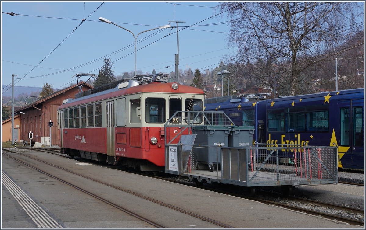 Auch bei der CEV /MVR gibt es Kehrichtzüge, selbst wenn der Kk 502 dem planmässigen Regionalzug 1430 mitgegeben wird, und  nur  der Entsorgung des (bahneigenen) Gipfel-Restaurants dienst.
Blonay, den 13. Feb. 2017