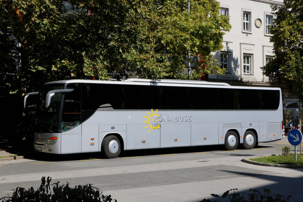 Aus Ungarn: R�na Busz, Kecskem�t - AA JI-515 - Setra am 18. September 2025 in Maribor (Aufnahme: Martin Beyer)