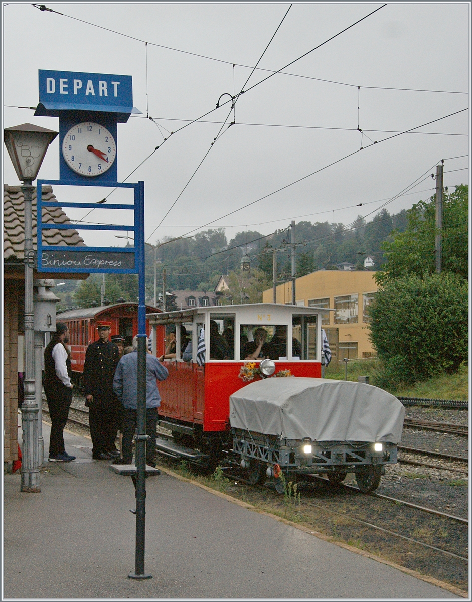 Autour de la voie ferrée / Rund um die eiserne Bahn (Herbstevent 2024) - Wieder in Blonay wartet die Dm 2/2 N° 3 hat mit ihrem Beiwagen  als  Biniou Express  auf eine weitere Fahrt nach Chantemerle (und zurück) 

8. Sept. 2024