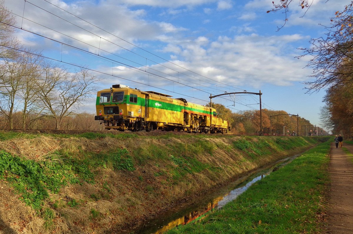 BAM UniMat 204 durchfahrt Tilburg Oude Warande am 23 November 2018. 
