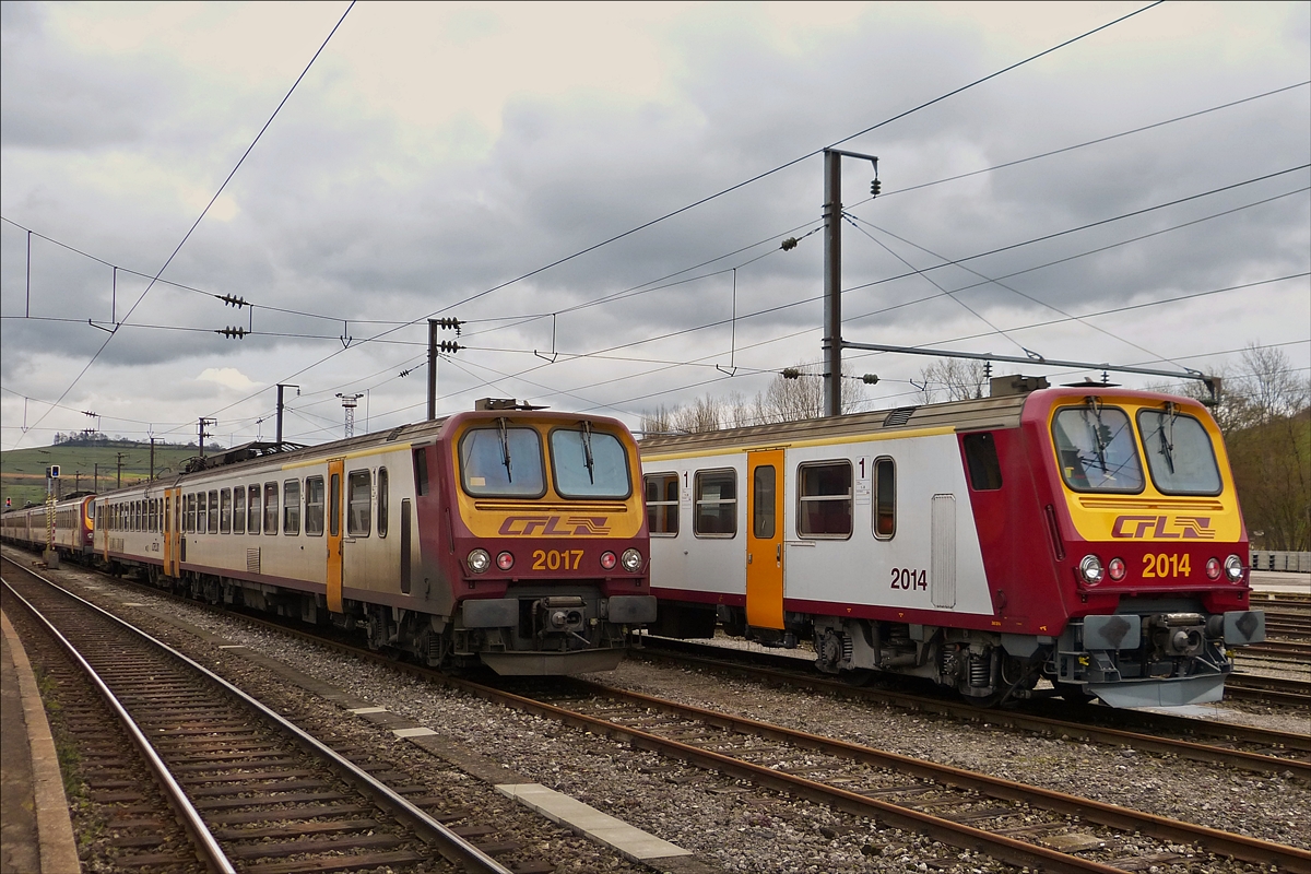 Bauarbeiten zwischen Ettelbrück und Luxemburg,  Mehrere Triebzüge der Baureihe 2000 sind im Bahnhofsbereich von Ettelbrück abgestellt.  11.03.2018  (Hans) 