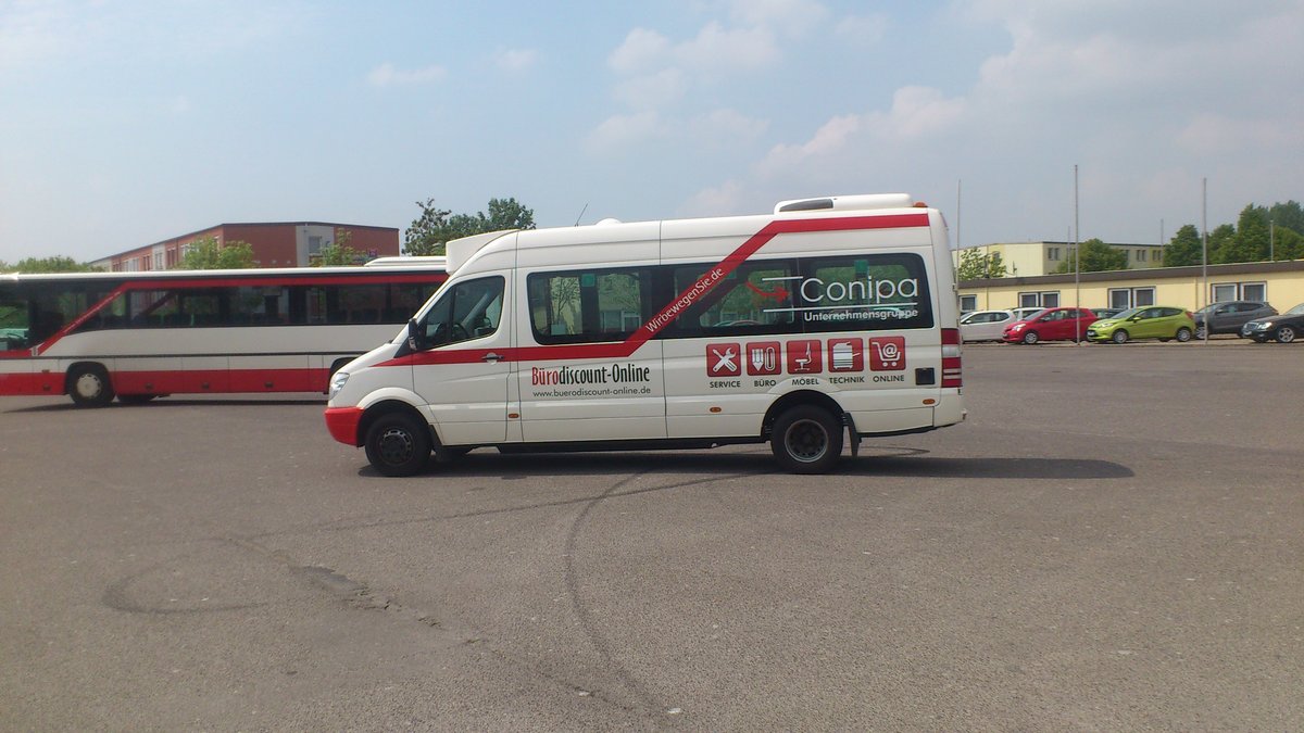 ......bei der UVG sind die Sprinter echt in der �berzahl sowie auch dieser UM VG 751 am Schwedter Busbahnhof 