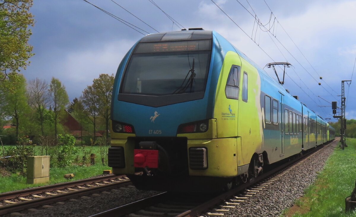 Beim Bahnubergang mit Zooming wurde am 20 April 2024 Westfalenbahn ET4-05 fotografiert.