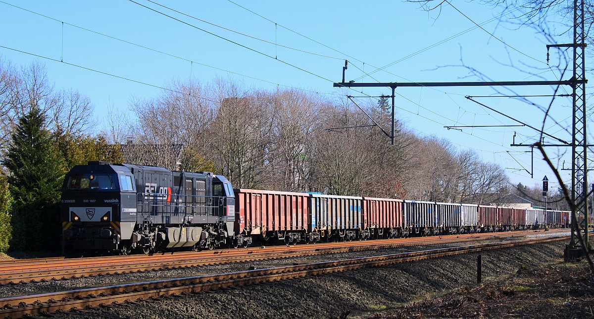 BeLog/NRail 272 406-0 mit Düngerzug in der Ladestrasse in Jübek. 09.03.2022