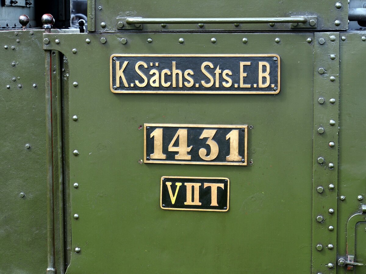 Beschilderung der B-Dampflok der K.Sächs.Sts.EB  Hegel  Nr.1431 Typ VII T im Bw Dresden Altstadt ausgestellt beim 7.Dampfloktreffen in Dresden am 17.04.2015.