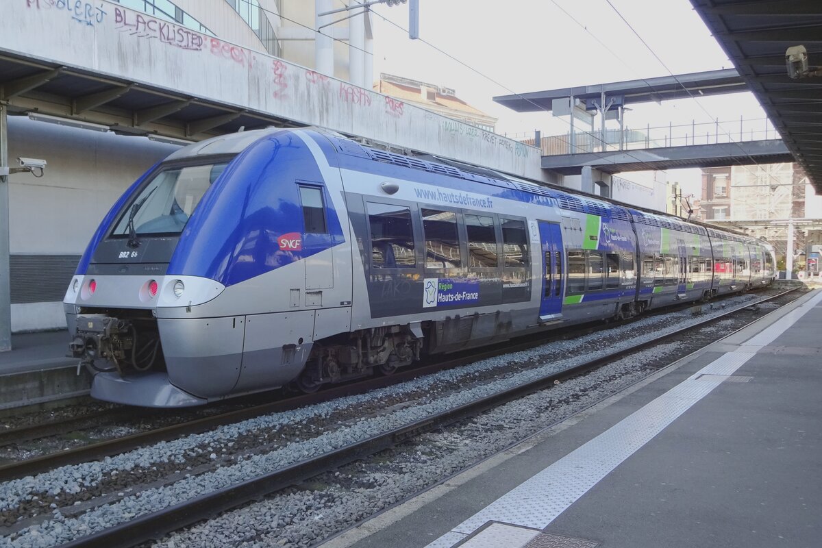BiBi 82766 steht in Schatten von Lille-Flandres am 20 September 2019.