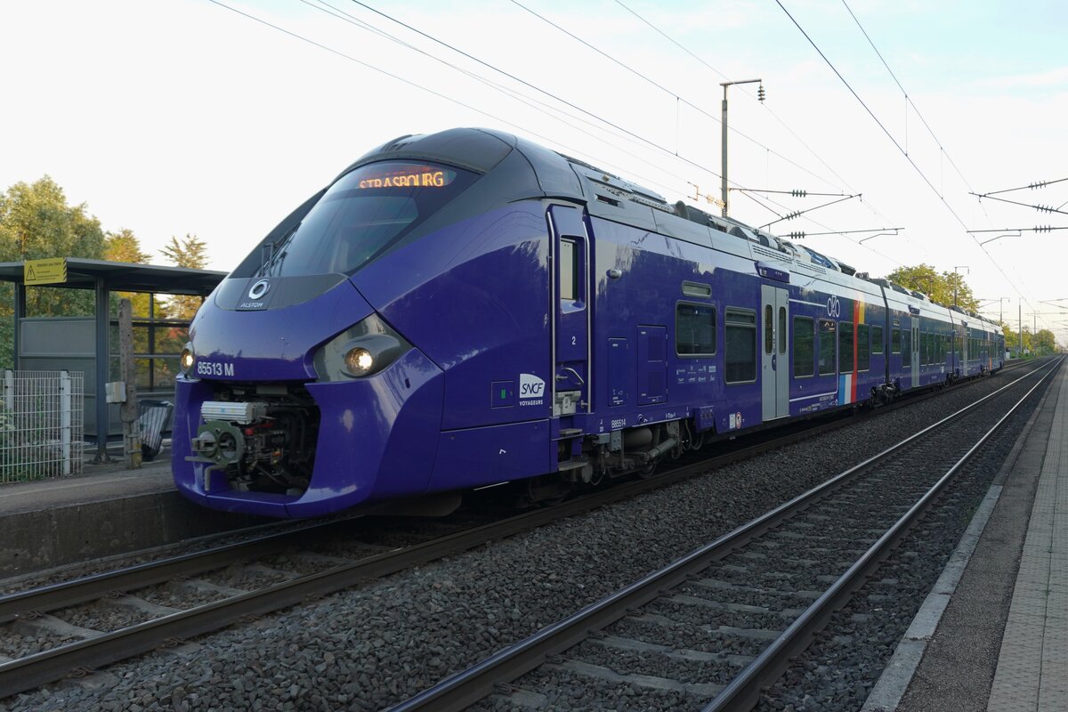 BiBI 85513 d�nnert durch Geispolsheim an Abend von 22 Mai 2026.