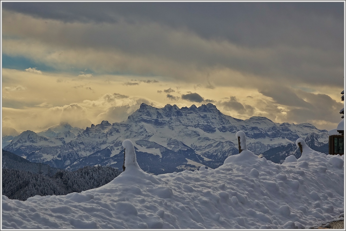 Blick von Lally auf die tiefverschneiten Dents-de-Midi
(21.01.2015)