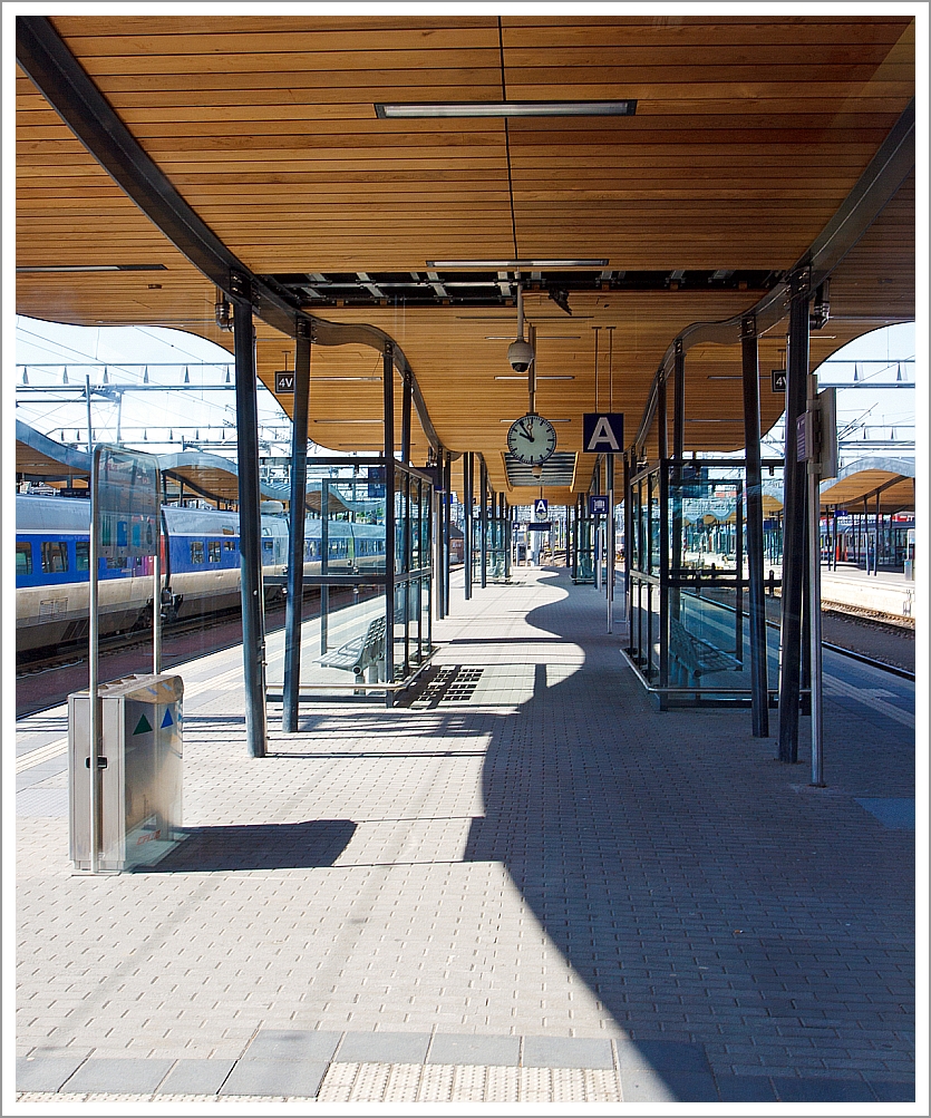 Blick über den Bahnsteig 5A / 4A Bahnhof Luxemburg am 17.06.2013.