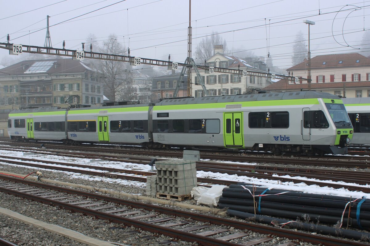 BLS 525 008 steht am 31 Dezember 2024 abgestellt in Bern.