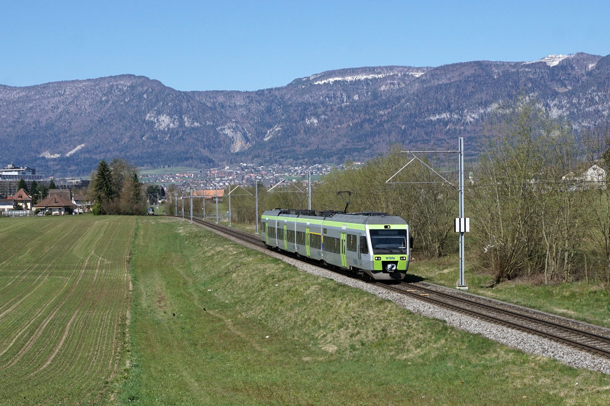 BLS RABe 525 NINA als S Bahn 44 zwischen Solothurn und Biberist unterwegs am 31. März 2020.
Foto: Walter Ruetsch