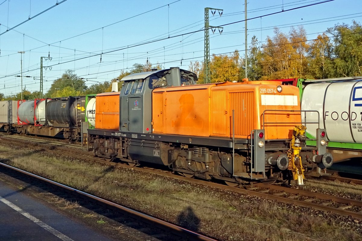 Bocholter Eisenbahn 295 057 lauft am 8 November 2019 um in Emmerich.