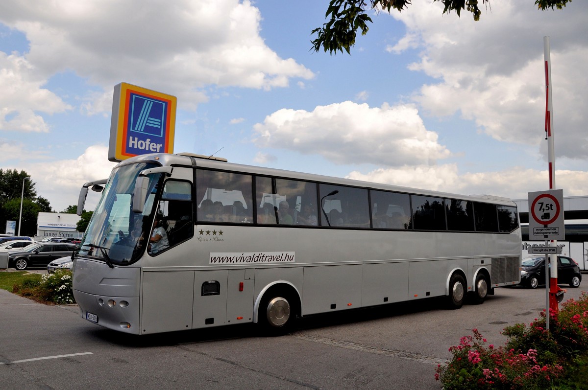 BOVA Reisebus aus Ungarn im Juli 2013 in Krems.