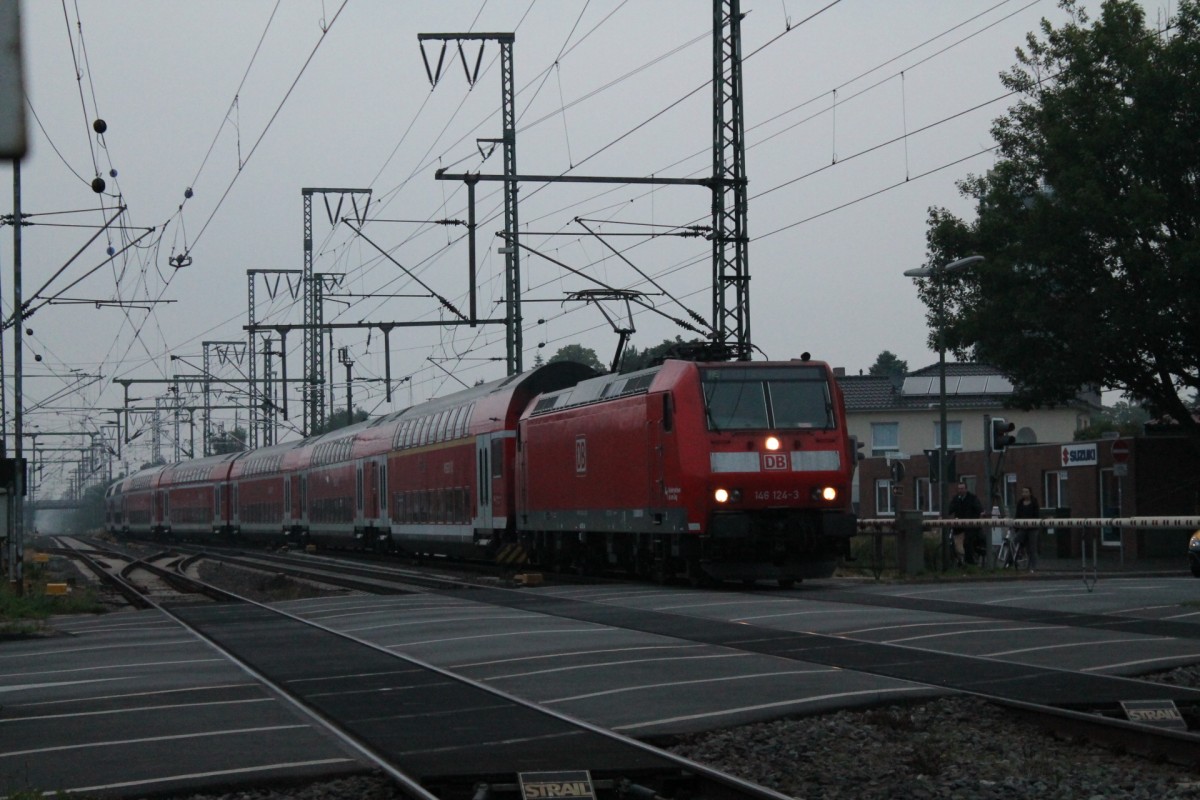 BR 146 124-3 mit RE aus Hannover Richtung Emden hier am 28.06.2014 in Leer.