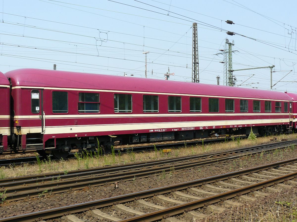 Bvcmz 248.1 Liegewagen von Euro-Express aus Deutschland mit Nummer 56 80 50-71 119-7. Oberhausen West 03-07-2015.

Bvcmz 248.1 ligrijtuig uit Duitsland met nummer 56 80 50-71 119-7 van Euro-Express. Oberhausen West 03-07-2015.