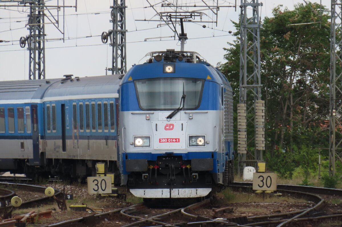 CD 380 014 treft am 17 September 2024 mit der Metropolitan in Bratislava hl.st. ein.