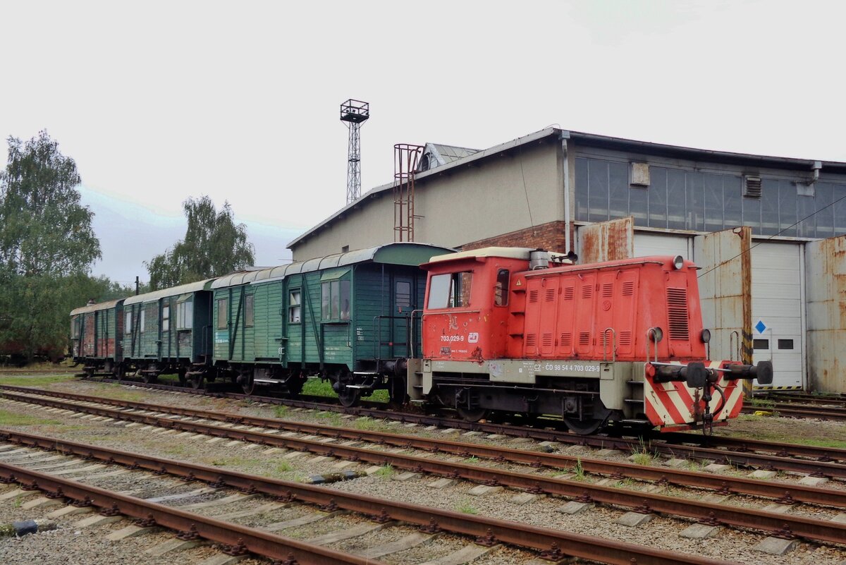 CD 703 029 steht am 24 September 2017 ins Bw von Ceska Trebova.