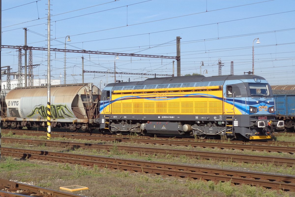Central European Railways 753 609 -eine radikal modernisierter Brejlovec- steht am 12 September 2018 in Sturovo.