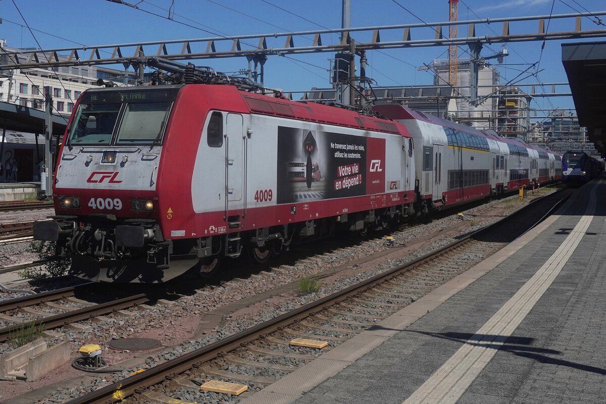 CFL 4009 warnt am 22 Mai 2026 in Luxembourg Gare gegen unsinniges Verhalten beim Bahn�berg�nge.